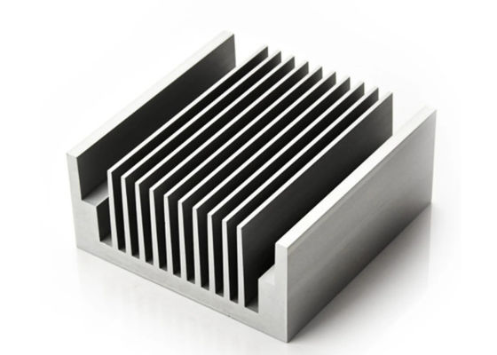 Anodized 6005 অ্যালুমিনিয়াম Heatsink এক্সট্রুশন প্রোফাইল মুষ্ট্যাঘাত / তুরপুন সঙ্গে